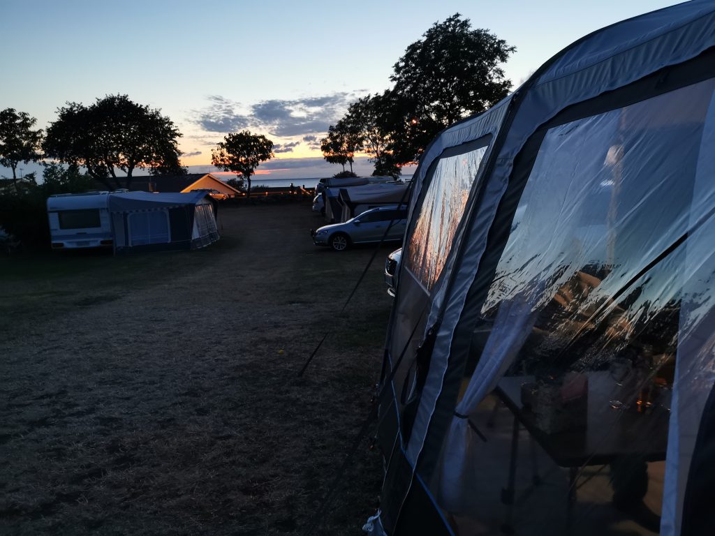 Vårt snygga förtält uppsatt på en camping sommaren 2019.